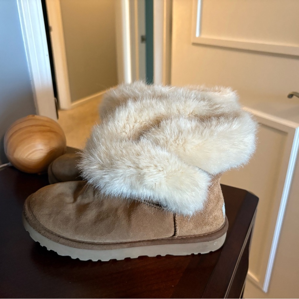 UGG Tan Ankle Boots with Cream Fur